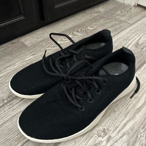 Men’s Allbirds Wool Runners, size 10
Worn once, like new
Color black